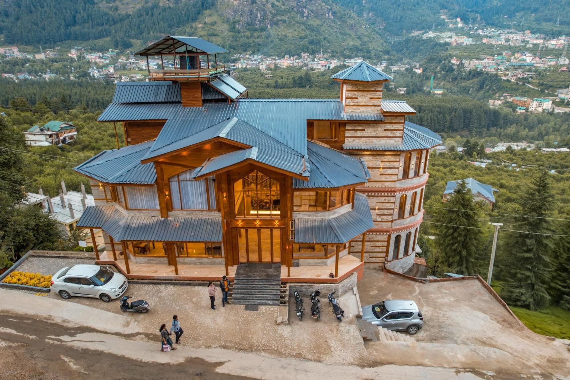 Rustic Wood Manali Hotel - Manali (Himachal Pradesh) — Photos 1